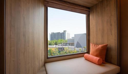 Premium Deluxe King Room with Pool View 