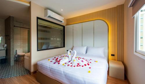 Deluxe Double Room with Bath