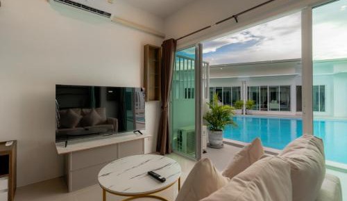 Deluxe Family Room