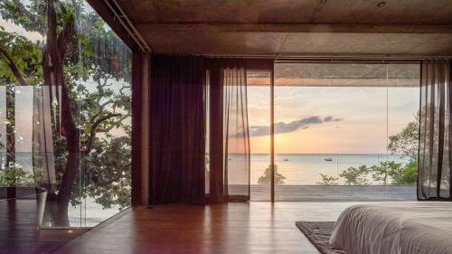 Panoramic Suite Oceanfront