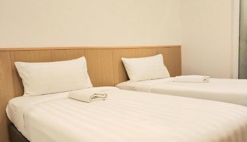 Deluxe Bunk Bed Room - Free One Way Airport Pick Up