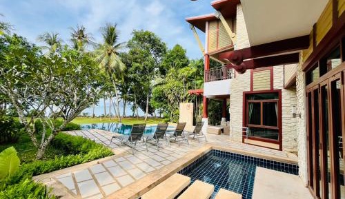 Villa - Beach Front
