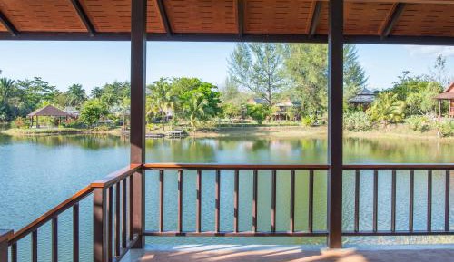 Villa Lake Front