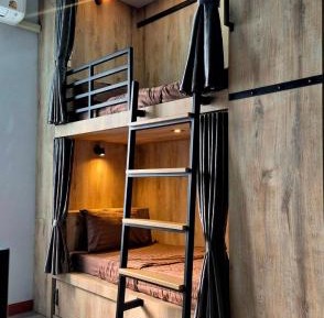 Bunk Bed in Mixed Dormitory Room