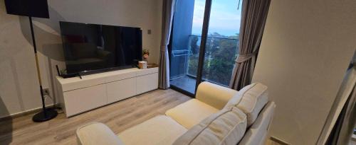 One-Bedroom Apartment with Balcony