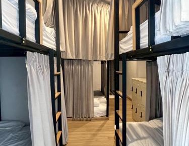 Bunk Bed in Mixed Dormitory Room