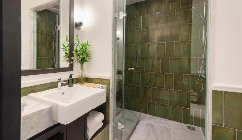 Deluxe Double or Twin Room with Pool View