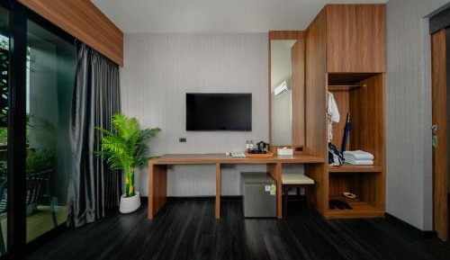 Deluxe Double Room with Balcony