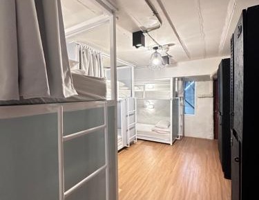 Bed in 6-Bed Mixed Dormitory Room