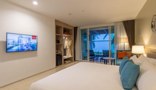 Premium Deluxe Pool Terrace King