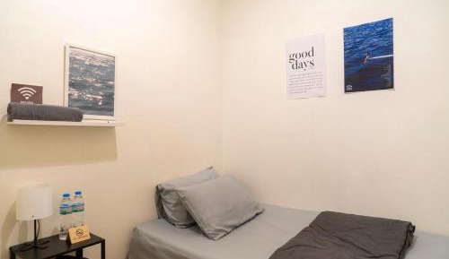 Single Room with Shared Bathroom