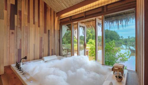 Jacuzzi Suite Water Villa- Free Schedule Shuttle to Ao Nang Beach/ Railay Beach