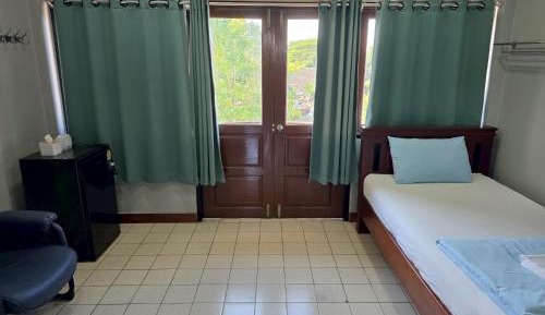 Standard Single Room with Shared Bathroom