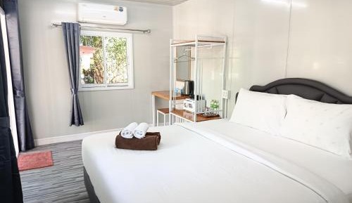 Bungalow with Patio