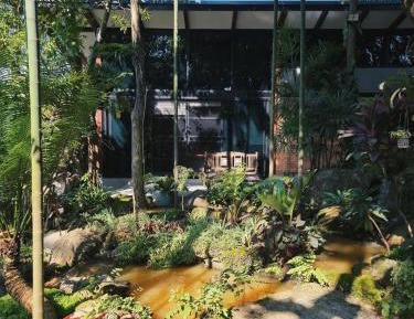 Family Room with Garden View