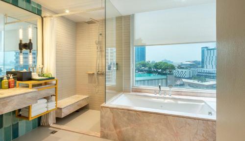 Two-Bedroom Suite with Beachview - Bay Tower