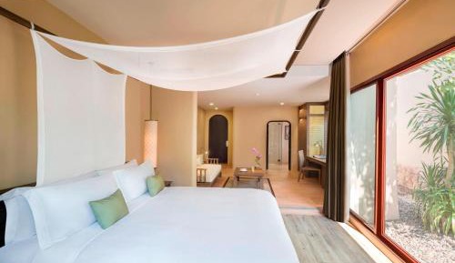 King Room with Sofa Bed