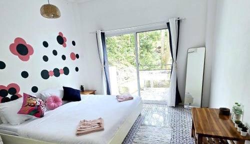 Deluxe Bungalow with Garden View