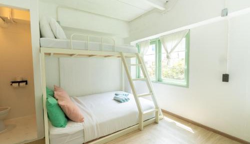 Deluxe Family Suite