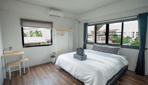 Single Room with Shared Bathroom