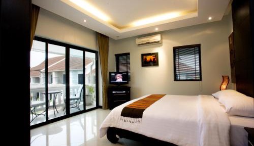 Deluxe One-Bedroom Suite