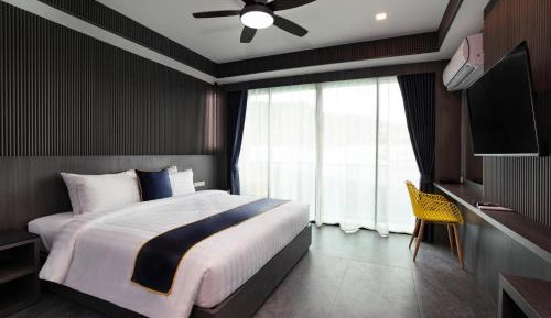Deluxe King Room