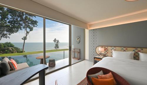 Lofty Pool Access Ocean View