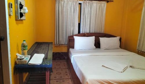 Standard Twin Room with Shared Bathroom