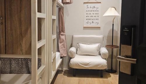 Quadruple Room with Private Bathroom