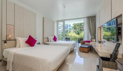 Executive Double Room with Two Double Beds and Balcony