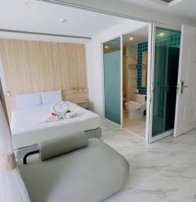 Deluxe Double or Twin Room with City View
