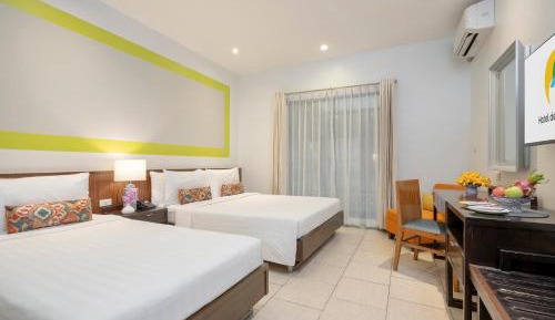 Urban Triple Room