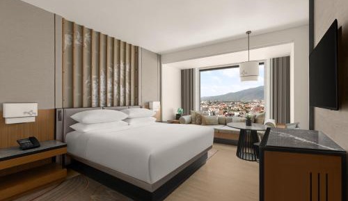 Club Room - King Bed - High Floor - Club Lounge Access