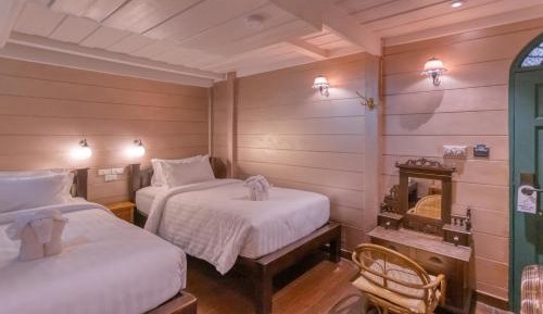 Standard Twin Room