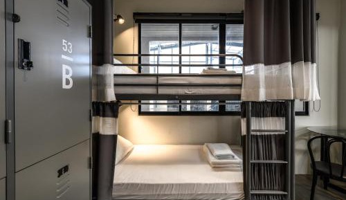 Bunk Bed in Mixed Dormitory Room
