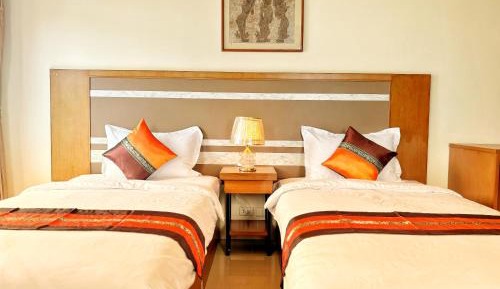 Standard Twin Room with Mountain View