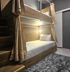 Bunk Bed in Mixed Dormitory Room