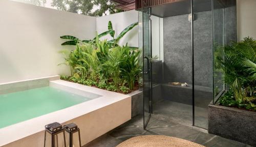 Jacuzzi Steam Room