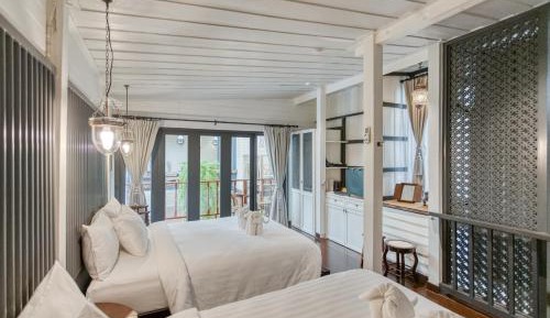 Deluxe Double Room with Balcony