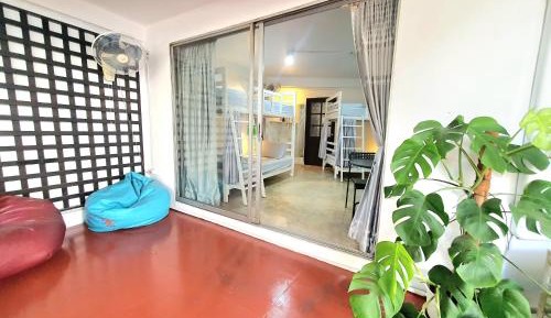 Bed in 6-Bed Female Dormitory Room with Shared Bathroom