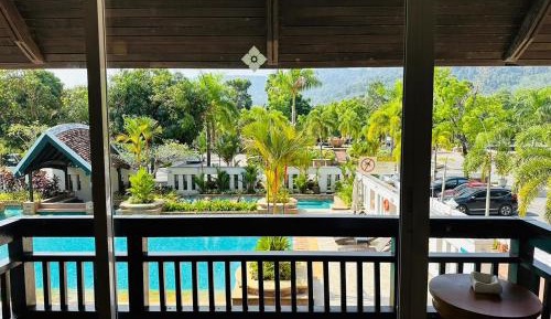 Deluxe Double or Twin Room with Pool View