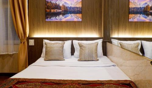 Standard Queen Room