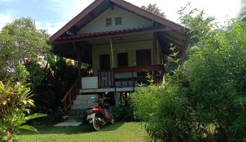 Bungalow with Garden View