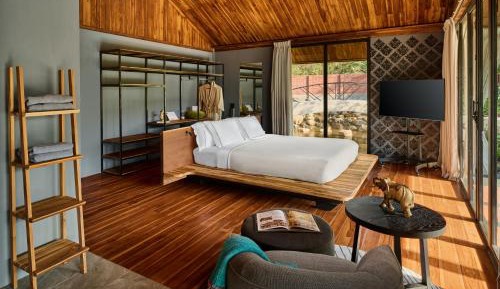 Riverview Suite