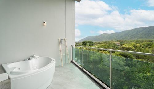 King Room with Mountain View