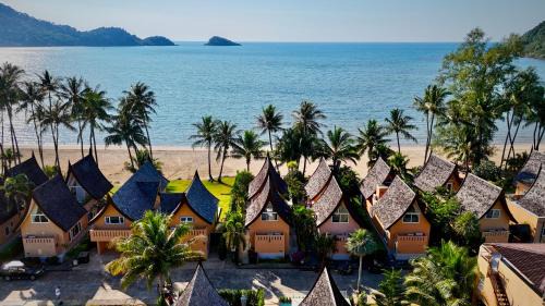 Four-Bedroom Villa - Beach Front