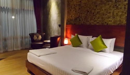 Deluxe Double Room with Pool Access