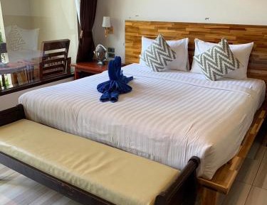 Premium Double Room - Street Side Building