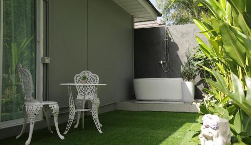 Suite with Garden View