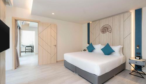 One Bedroom Suite with one Double